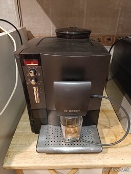 Automatický kávovar Bosch - 7
