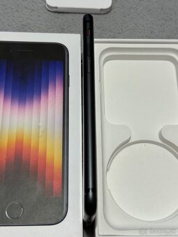 Predám Apple iPhone SE 2022 64GB Black Minimálne známky - 7
