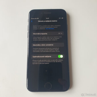 iPhone SE 2020 64 GB čierny veľmi pekný stav - 7