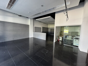 Prenájom prízemného obchodného priestoru 99 m² vo frekventov - 7