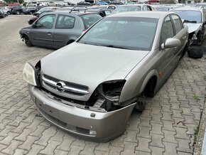Lacno rozpredám Opel Vectra 2002-2008 na náhradné diely - 7