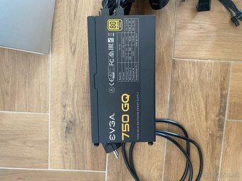 PC skrinka Jonsbo UMX4 + zdroj 750W - 7