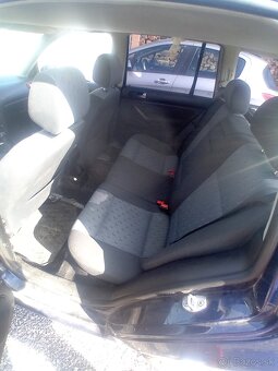Pekný deň predám VW bora 1.9 81kw rotačka R.V 2000 - 7