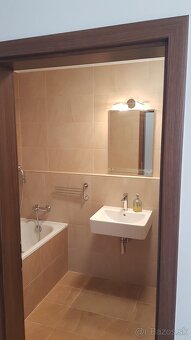 Kramáre, 2-izbový krásny slnečný byt 72 m2 + gar. státie. - 7