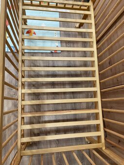 Nastaviteľná postielka drevená borovica 120x60 - 7