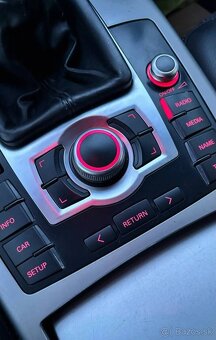 RAMIK NA STREDOVY PANEL AUDI Q7 AUDI A6 C6 - 7