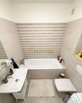 Moderný 2-izbový byt s balkónom, 2 parkovacími miestami a kr - 7