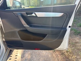 Rozpredam VW Passat b7 variant 2.0tdi 103kw DSG - 7