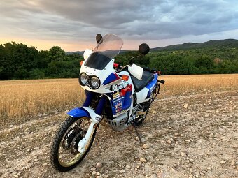 Predám Honda Africa Twin Xrv 750 - 7
