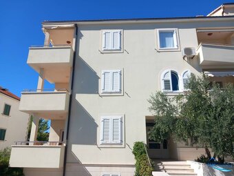 Brač – zariadený apartmán s výhľadom - 7