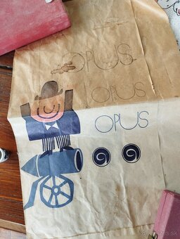 Hračky , baliaci papier - 7