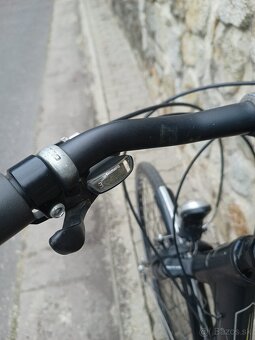 pohodlny damsky trekovy bicykel STEVENS, ram L - 7