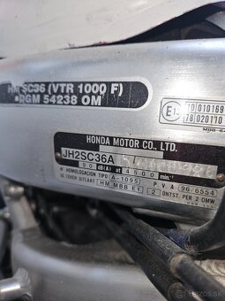 Honda Vtr 1000f. - 7