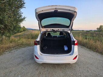 Hyundai i30 1.6 CRDi Family – spoľahlivé auto po servise - 7