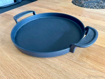 Predám gril Weber Master-Touch so zliatinovou panvicou Weber - 7