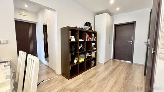 Zrekonštruovaný 3-izbový byt s loggiou na Rovniankovej ulici - 7