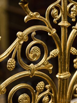 Párové neogotické mosadzné svietniky z 19. storočia - výška - 7