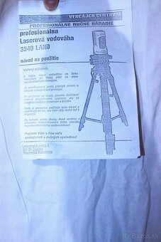 Samonivelačná krížová laserová vodováha + stativ + okuliare - 7