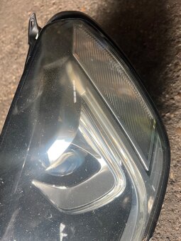 Svetlo Touareg 7p facelift - 7