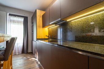 ŠTÝLOVÝ 3 IZB. BYT V STAROM MESTE, 82 m² + 2 balkóny - 7