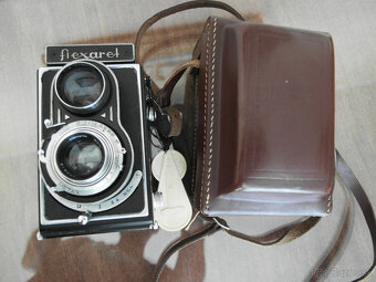 Starý fotoaparát Flexaret - 7