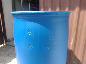 Sudy plastove 200 L. - 7