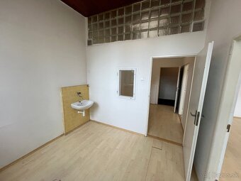 Nebytový priestor 34 m² v prízemnej budove, Bachova ulica - 7