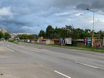 Garáž na Juhu blízko Auparku 5 min. pešo - 7