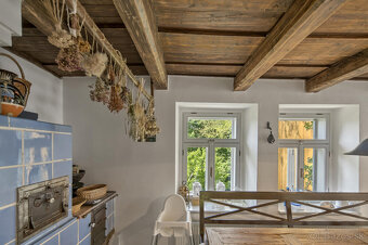 Poctivo zrekonštruovaný dom s pôvodnými prvkami v Hrachovišt - 7