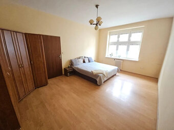 Priestranný, tehlový 3 izbový byt v centre mesta s loggiou - 7