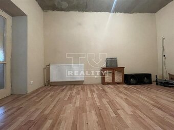 5-izbový rodinný dom po čiastočnej rekonštrukcii s... - 7