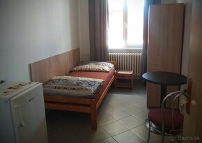 1-izbové ubytovanie Nováky vlastné sociálne zázemie - 7