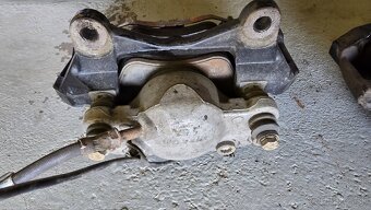 Predne brzdy Audi S4 / S5 B8 - 7