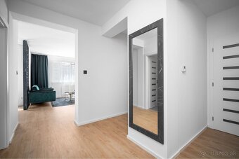 Štýlový 3-izbový byt so zariadením, loggiou a balkónom - 7
