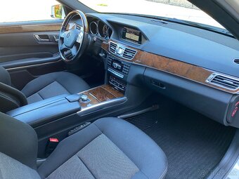 Predám Mercedes E300 Elegance 4 MATIC - 7