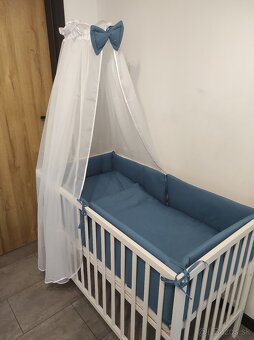 7 dielne súpravy do postieľky Viac farieb - 7