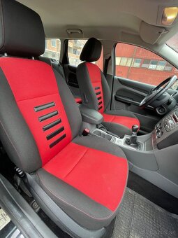 Ford Focus kombi 1.6 - 7