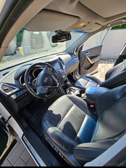 Hyundai Grand Santa Fe - 7