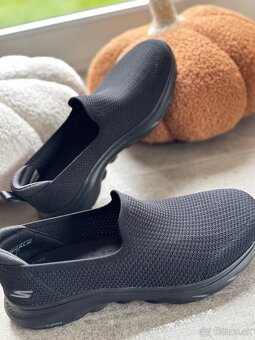 NOVE Skechers Air Cooled Goga Mat čierne 37,5 - 7