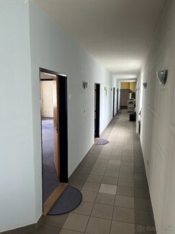 NA PREDAJ: Administratívna budova v centre Bratislavy - 7