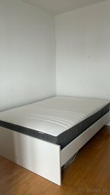 Predám posteľ Ikea Malm 140x200 a Hovåg matrac - 7