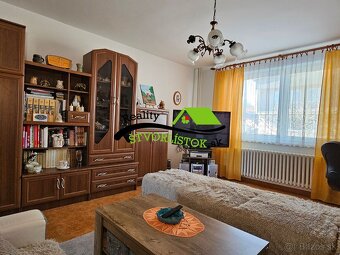 Na predaj: Priestranný rodinný dom v obci Jablonica, okres S - 7