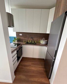 Ponúkame na predaj krásny 2- izbový apartmán v Petržalke na - 7