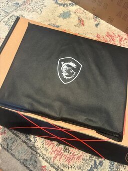 MSI Vector 16 HX AI. Nový - 7