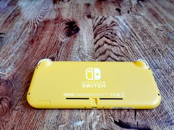Nintendo Switch Lite - 7