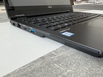 Dotykový business notebook Fujitsu Lifebook P727 2v1 - 7