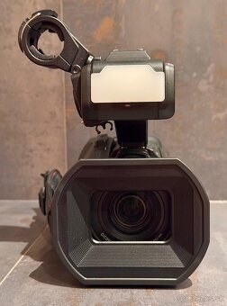 4K kamera Panasonic HC-X2000 + Raynox 0.7 Wide + CINE-X CPL - 7