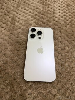 iPhone 15 Pro 256GB - 7