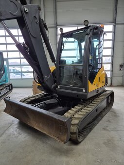 MECALAC 10MCR pásový otočný bager - 7