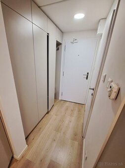 Prenájom zar. garsónky (20 m2) po rek. na Bajkalskej ul. - 7